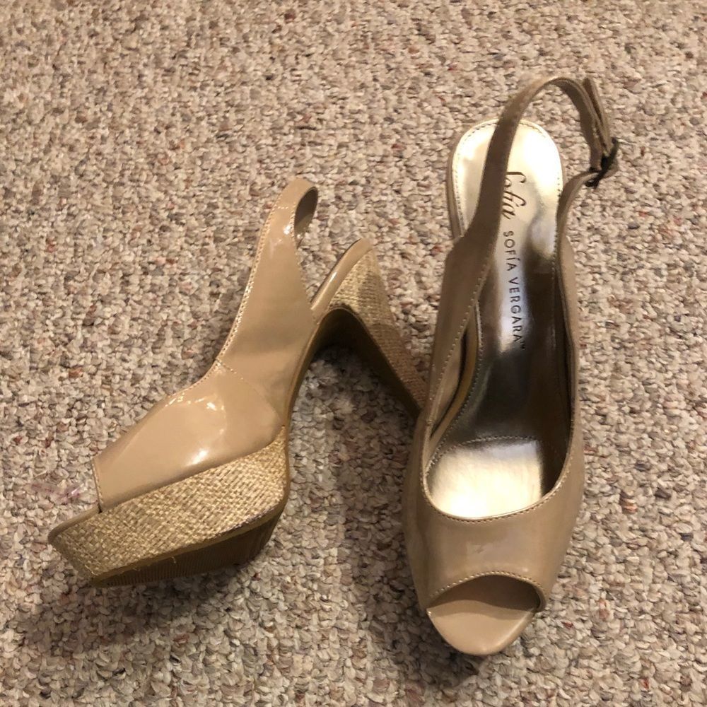 Sofia Vergara Nude Heels Women’s Size 9.5
